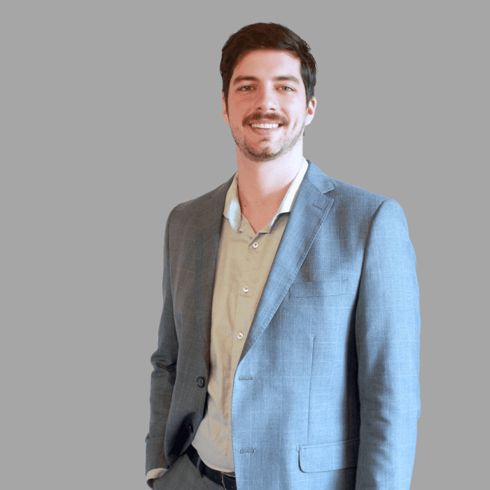 Dr. Fernando Oliveira Modenesi — Advogado especialista em imóvel atrasado